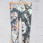 SCRAP ART IV YOGA CAPRI PANTS